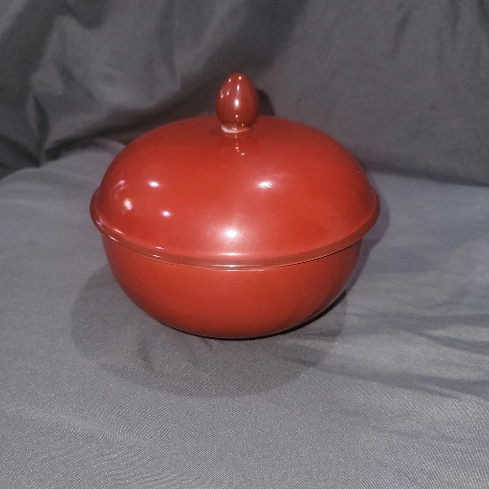 Vintage 1979 Oriental Estee Lauder porcelain Red trinket dish Powder Cosmetic